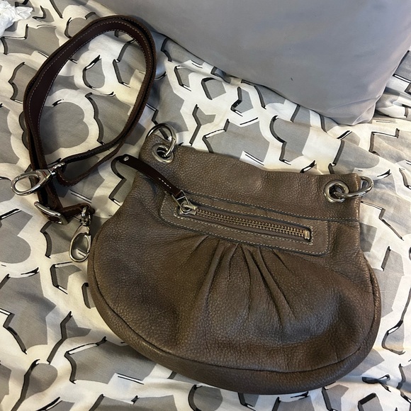 GUC Roots Olivia small leather hobo bag in taupe/grey - Picture 3 of 4